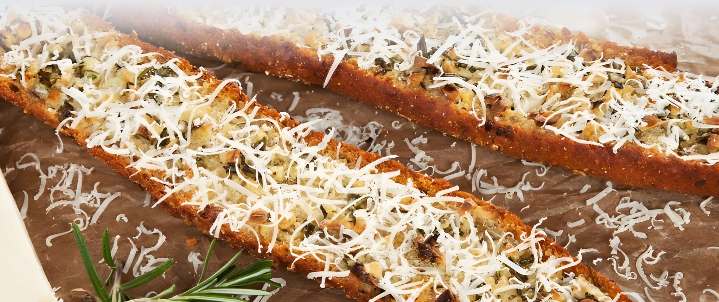 Hero - Full Width/performancefoodservice-Recipes-Grilled_Garlic_Bread-heroFull