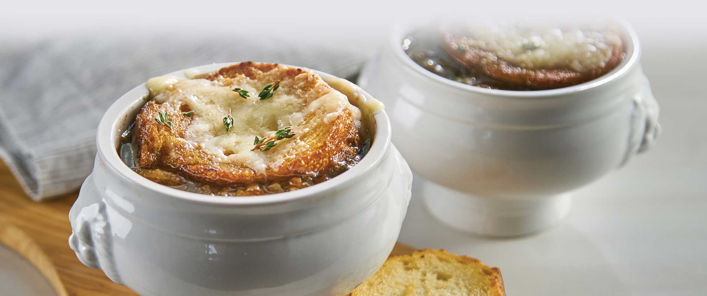 Hero - Full Width/performancefoodservice-recipes-ClassicFrenchOnionSoup-herofull