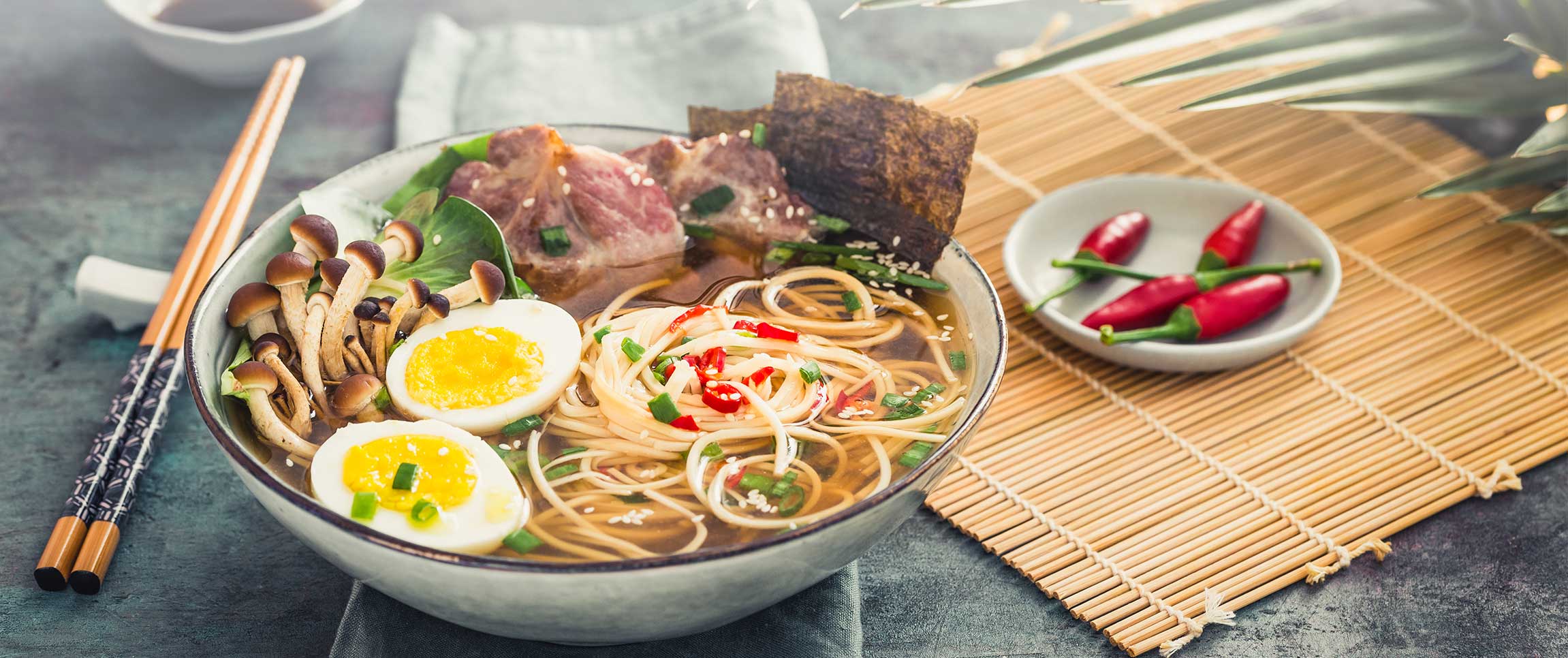 Articles/performancefoodservice-GetInspired-Ramen-heroFull
