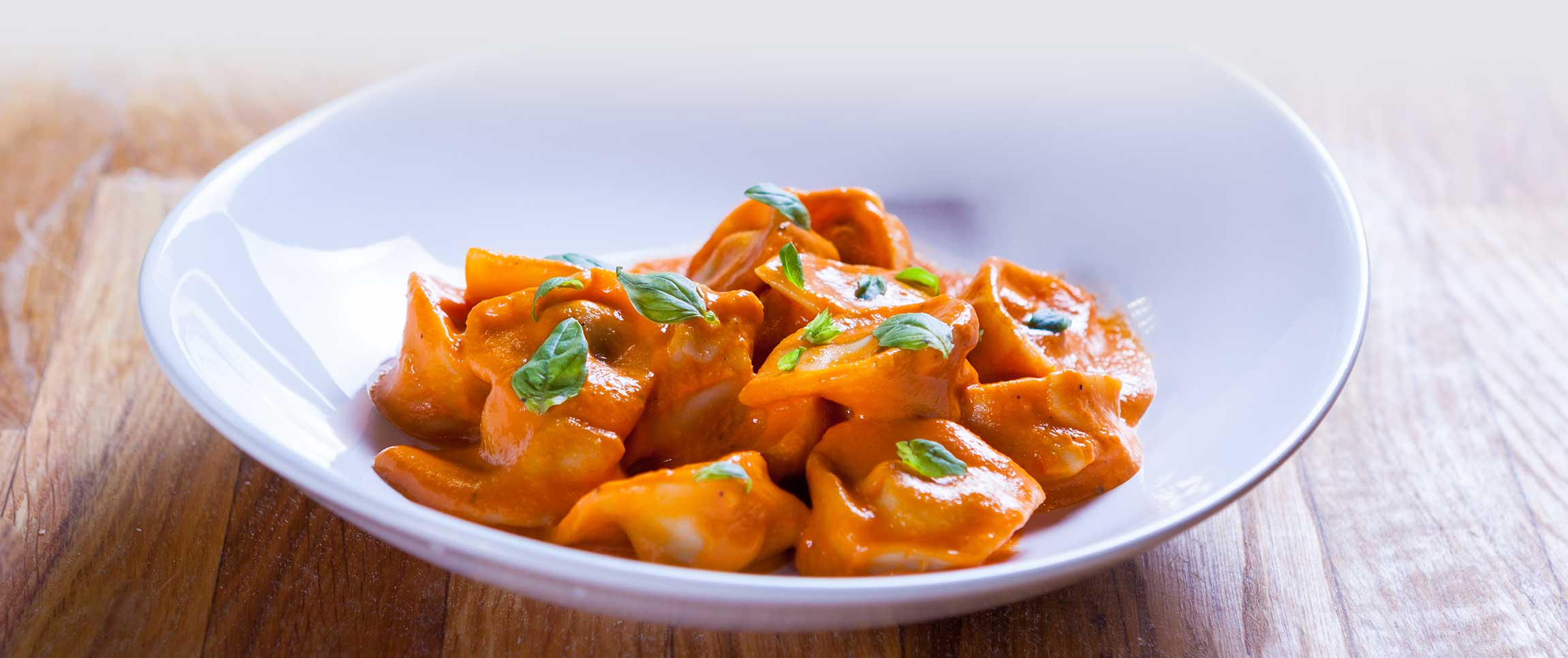 Hero - Full Width/Performancefoodservice-Recipes-Tortellini_With_Diablo_Sauce-herofull
