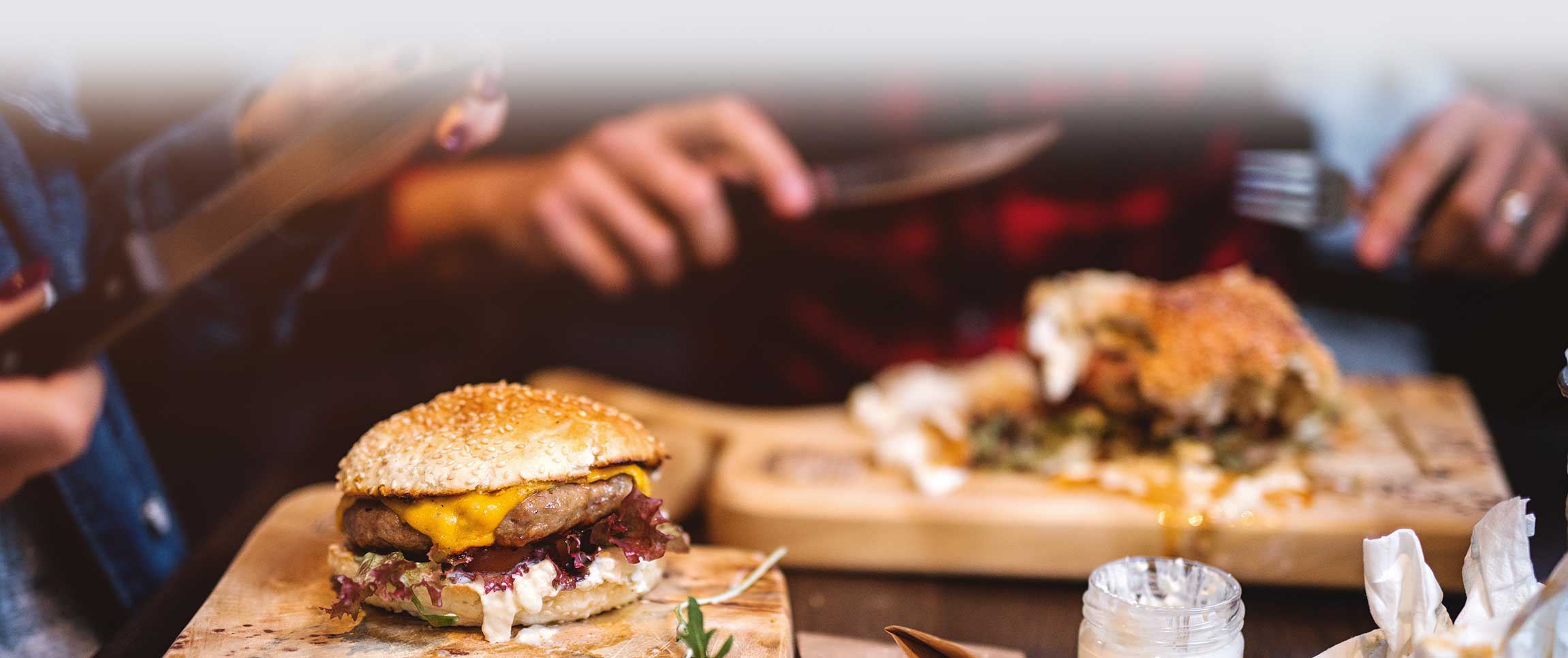 Articles/performancefoodservice-GetInspired-NotSoSecretSauce-herofull