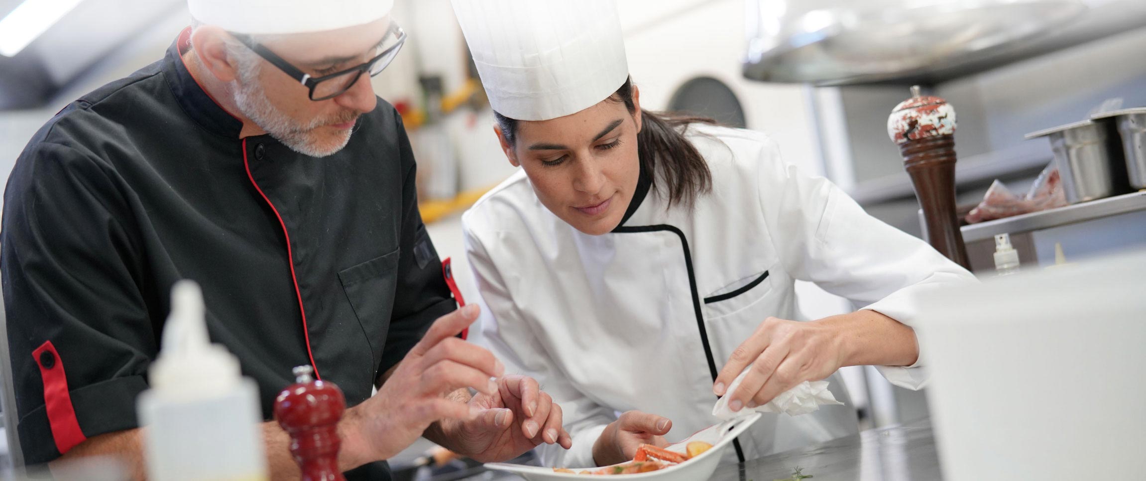 Articles/performancefoodservice-GetInspired-staffing-issues-heroFull