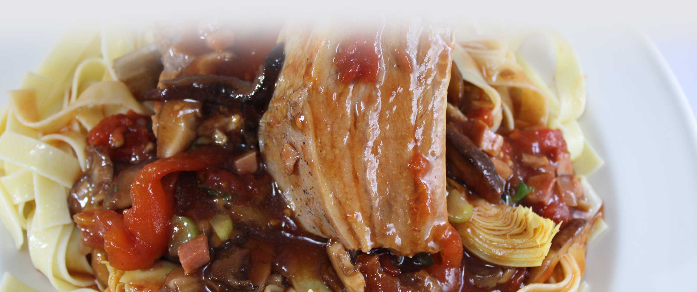 Hero - Full Width/Performancefoodservice-Recipes-VealShortRibsHunterStyle-herofull