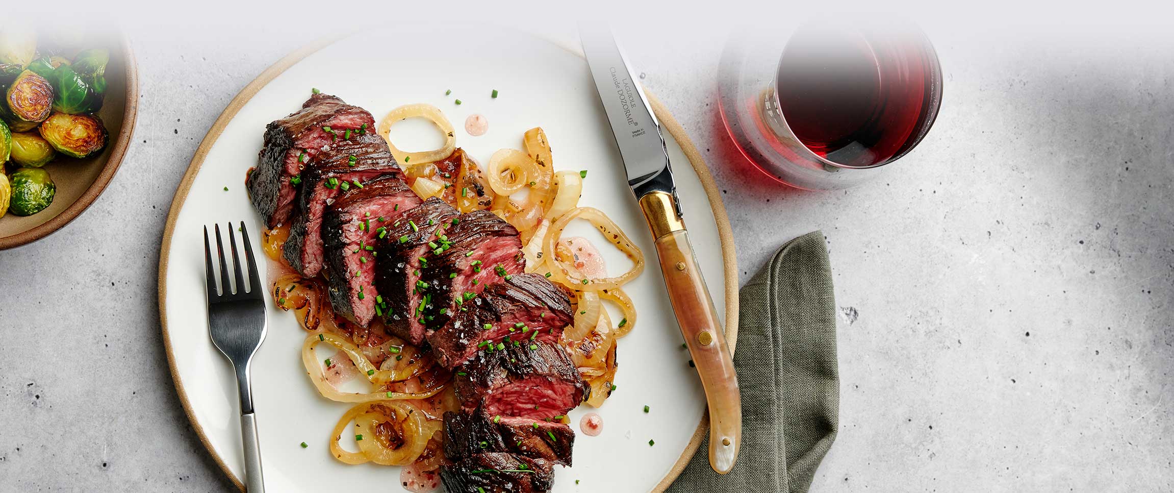 Hero - Full Width/Performancefoodservice-DishRecipes-HangarSteak-HeroFull