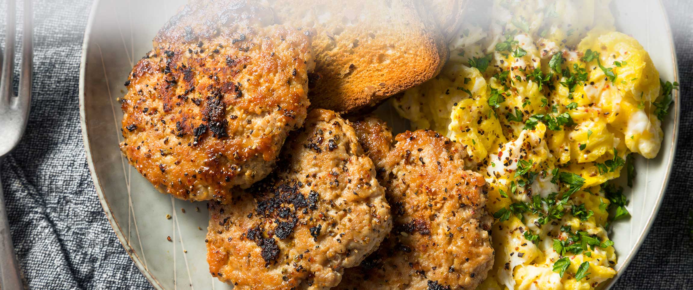 Hero - Full Width/Performancefoodservice-recipe-cornedbeefpatties-herofull