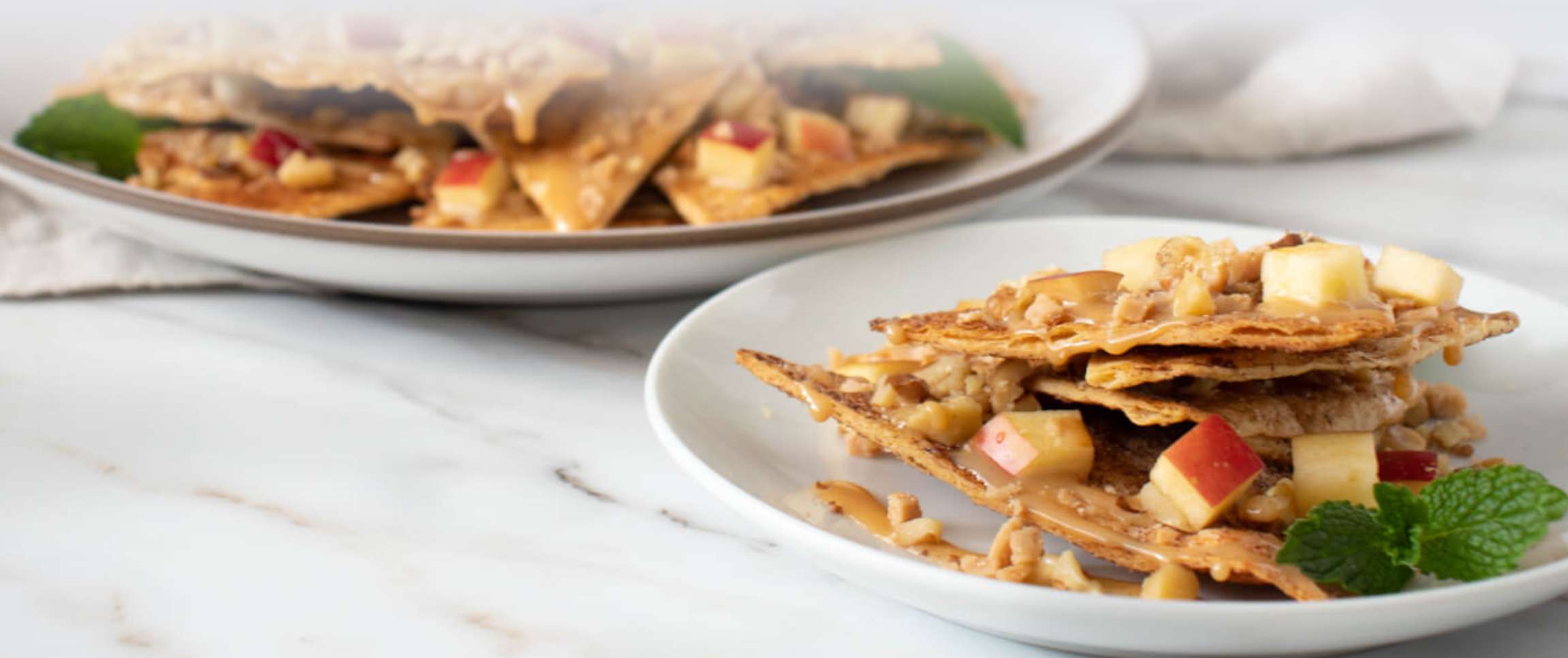 Hero - Full Width/Performancefoodservice-Recipes-Caramel_Apple_Nachos-herofull
