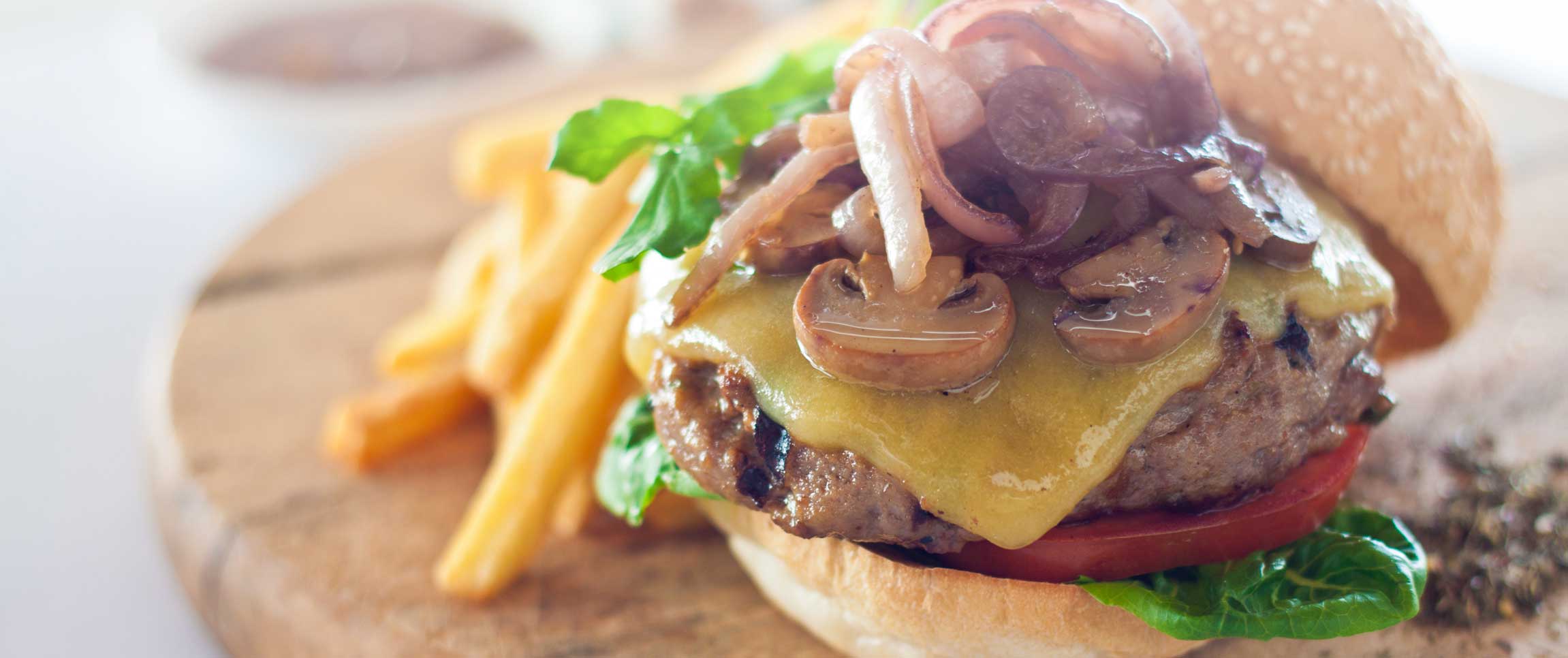 Hero - Full Width/performancefoodservice-Recipes-CaboWaboBurger-heroFull
