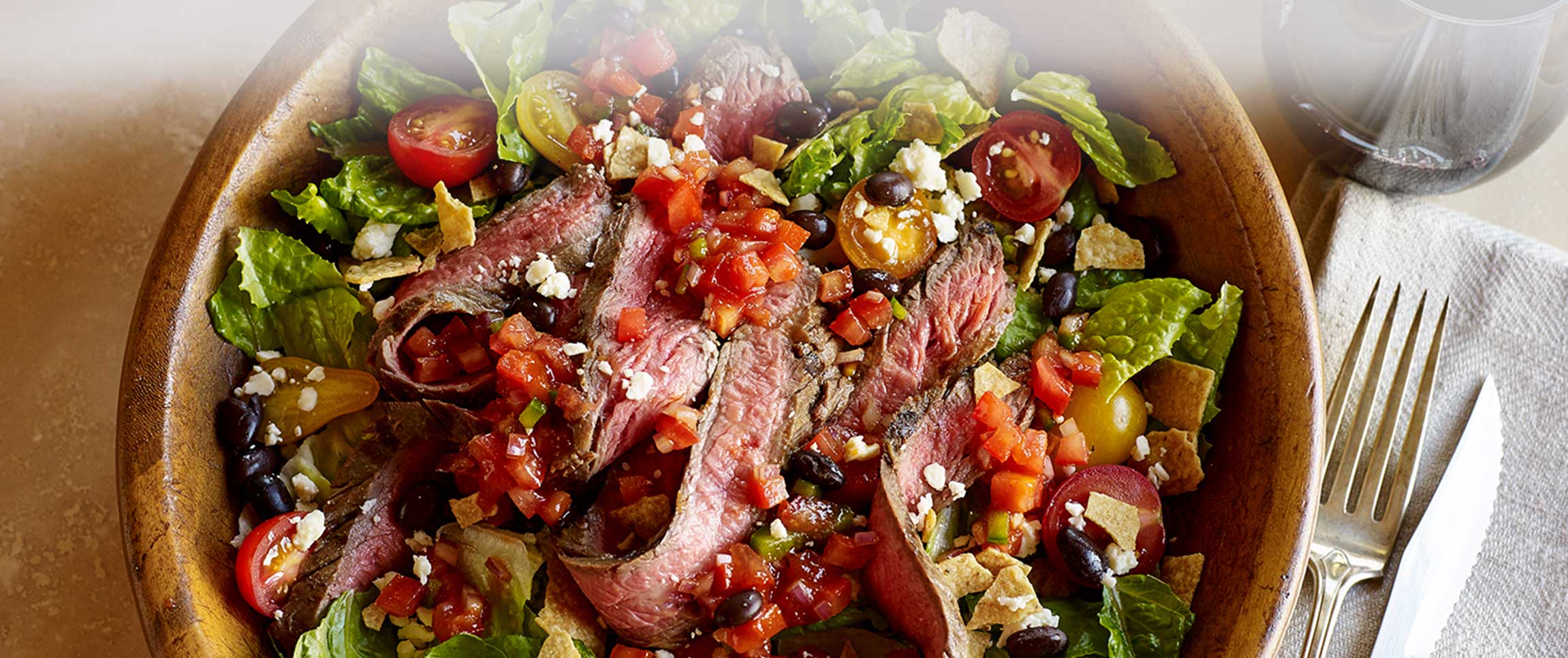 Hero - Full Width/performancefoodservice-recipes-SrirachaSteakSalad-herofull