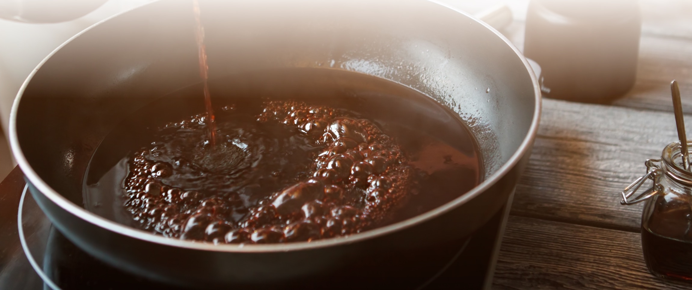 Hero - Full Width/performancefoodservice-recipes-spicy-bistro-sauce_heroFull