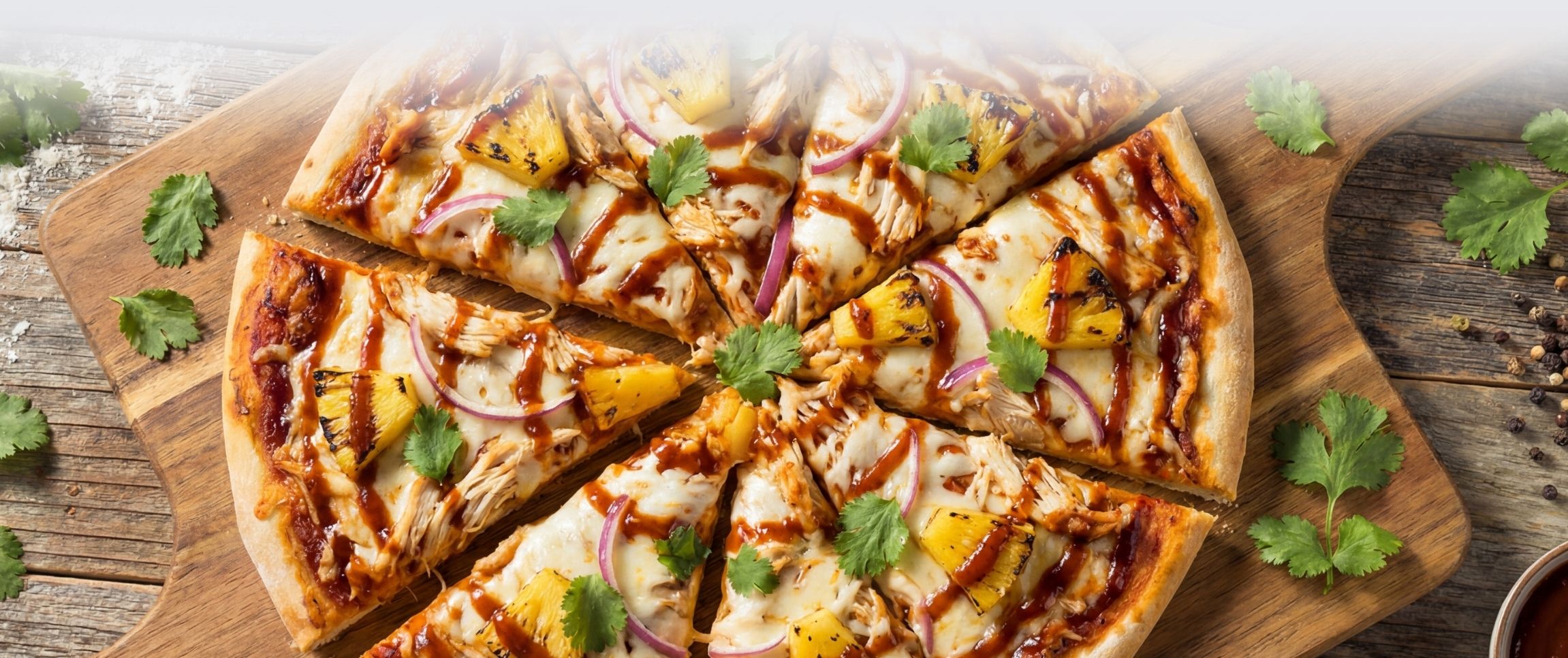 Hero - Full Width/performancefoodservice-Recipes-Tropical_BBQ_Chicken_Pizza-herofull