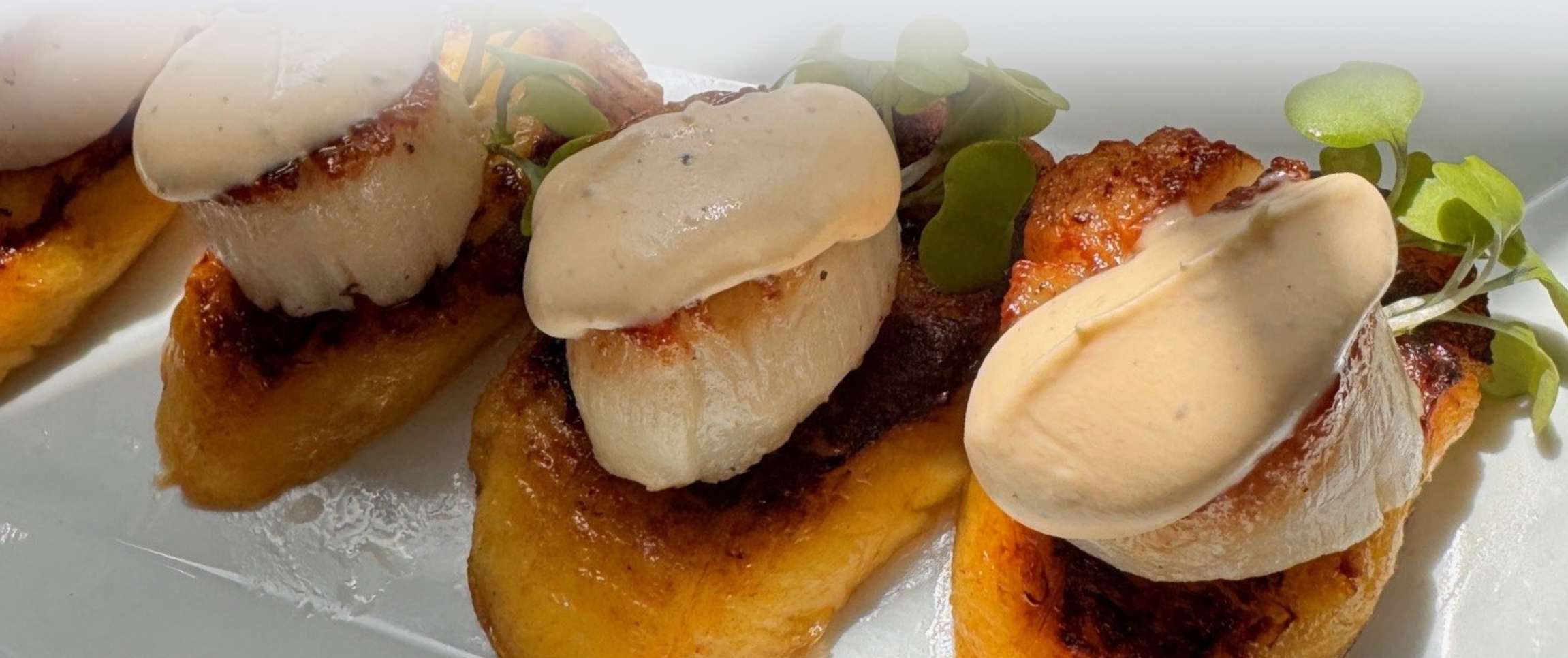 Hero - Full Width/performancefoodservice-Recipes-Contigo_Ancho_Scallops_Maduros-heroFull