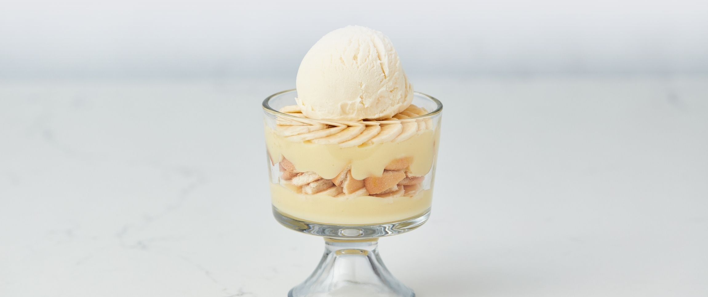 Hero - Full Width/performancefoodservice-Recipes-Banana_Cream_Pie_Sundae-herofull