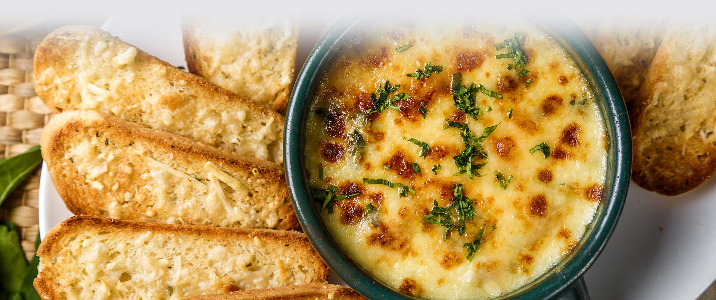 Hero - Full Width/performancefoodservice-Recipes-CapreseDip-herofull