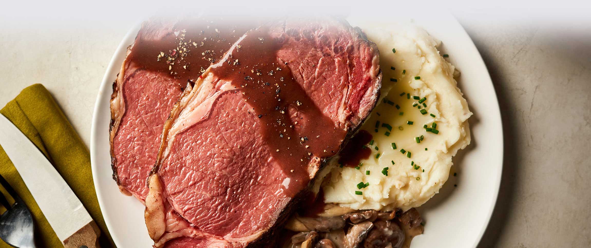 Hero - Full Width/performancefoodservice-recipes-Double_Stacked_Prime_Rib-herofull