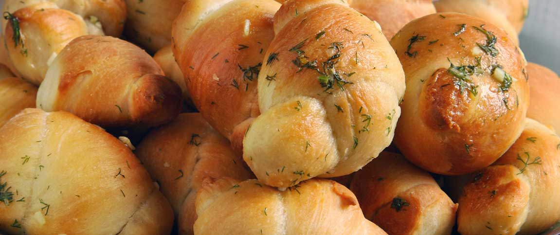 Hero - Full Width/performancefoodservice-Recipes-GARLIC-KNOTS-heroFull