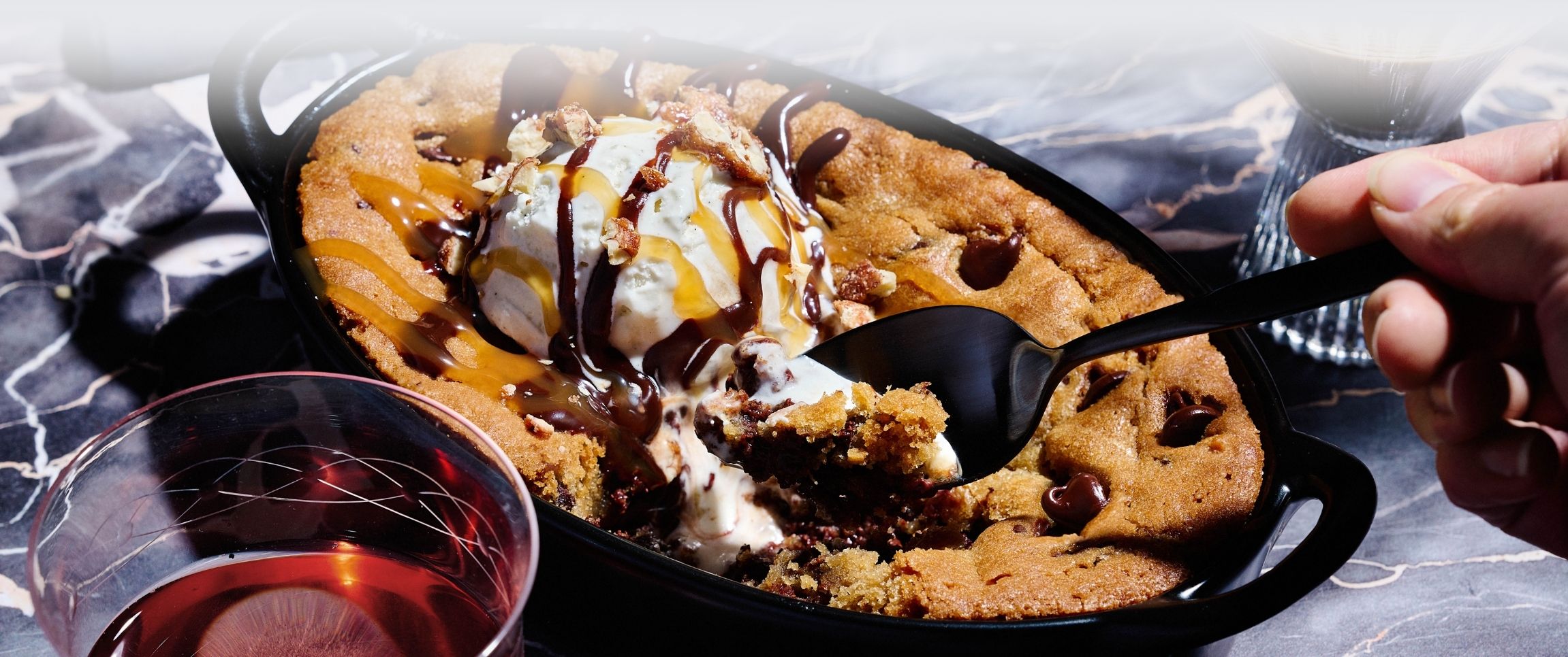 Hero - Full Width/performancefoodservice-DISHRecipes-Cookie_Crunch_Skillet-HeroFull