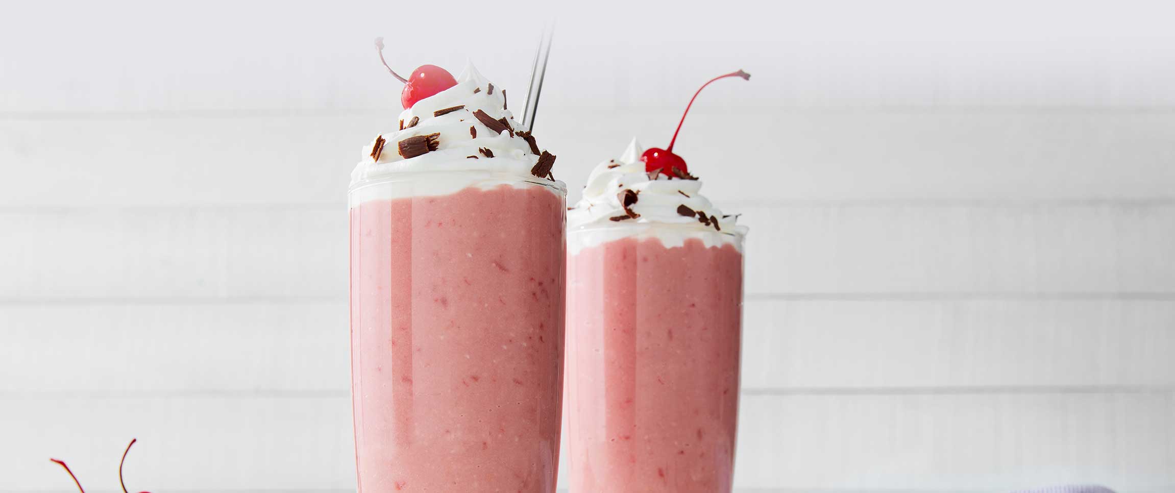 Hero - Full Width/performancefoodservice-DishRecipes-CherryCobblerShake-HeroFull