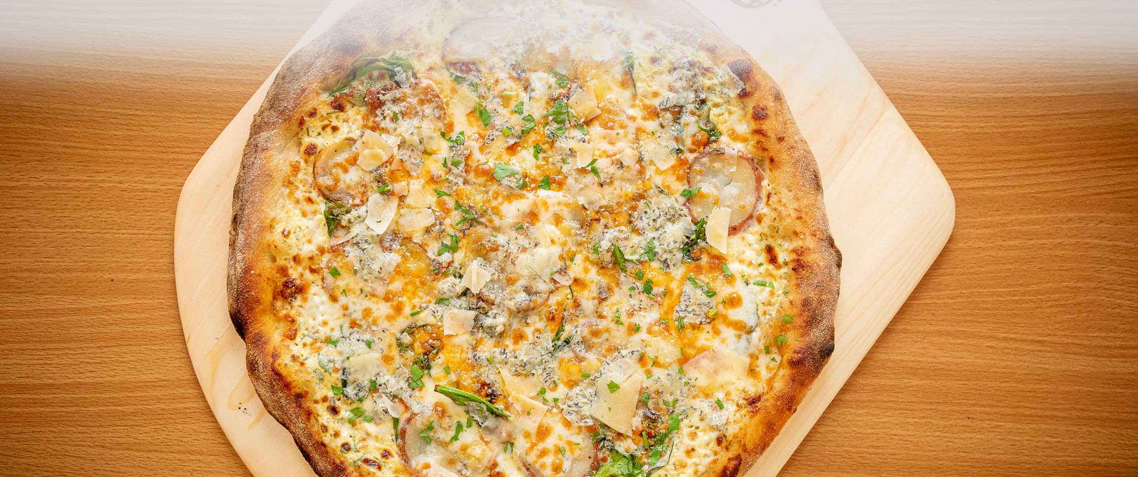 Hero - Full Width/performancefoodservice-recipes-SeiCheesePizza-herofull