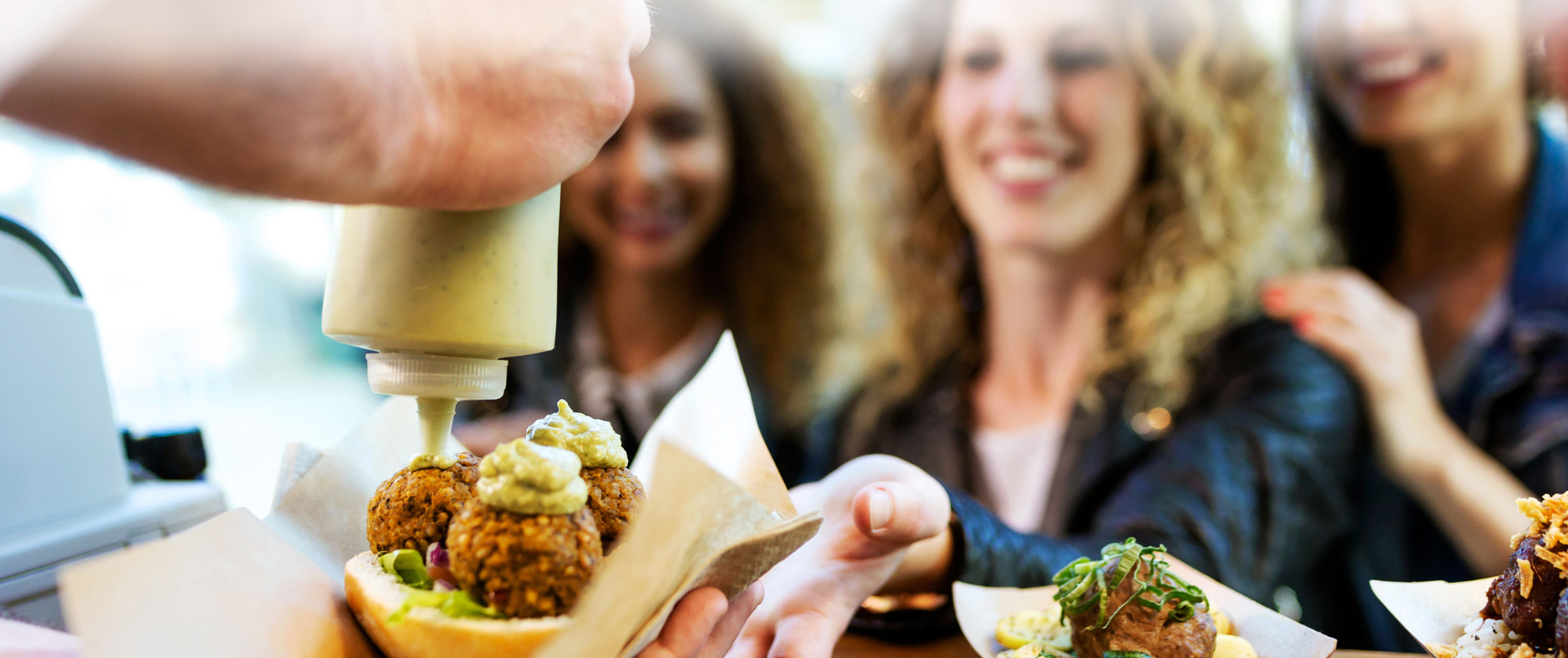 Articles/performancefoodservice-GetInspired-SmartSponsorships-heroFull