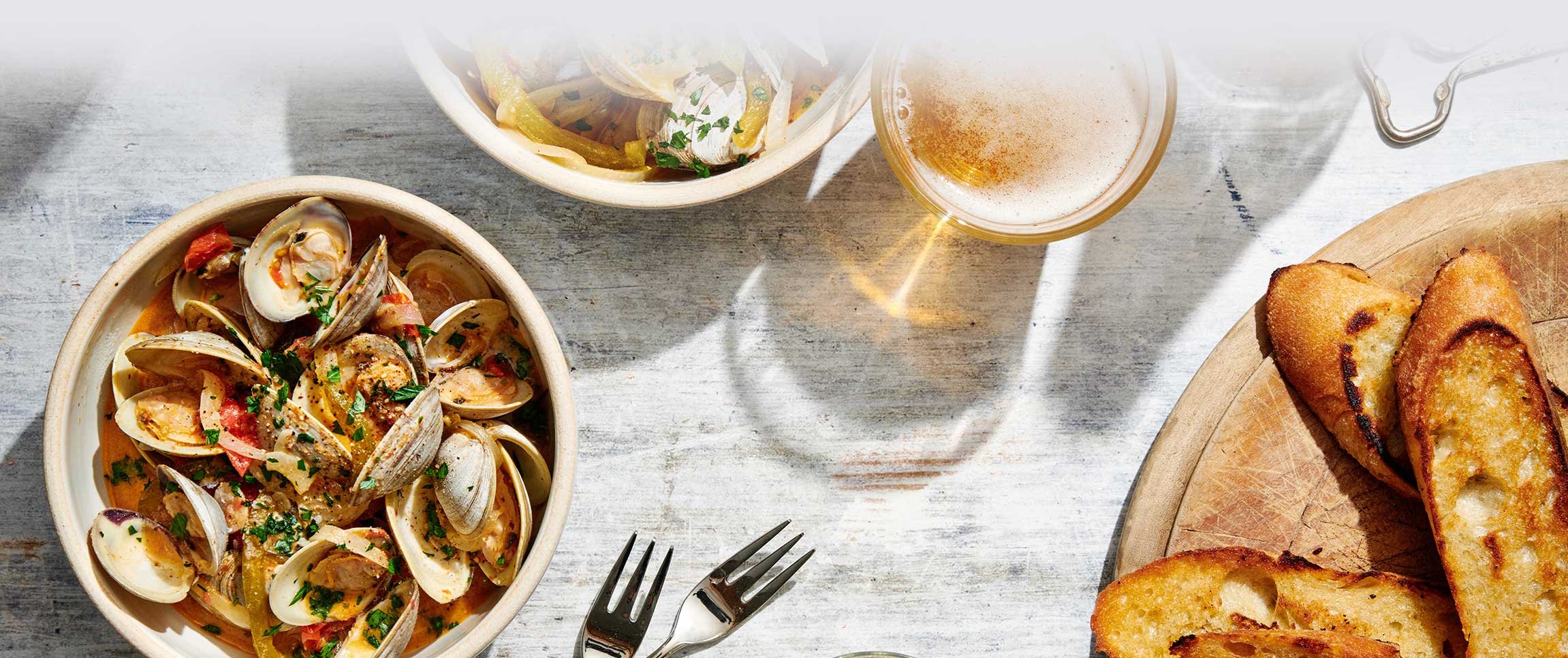 Hero - Full Width/performancefoodservice-DISHRecipes-WorldDockClams-herofull