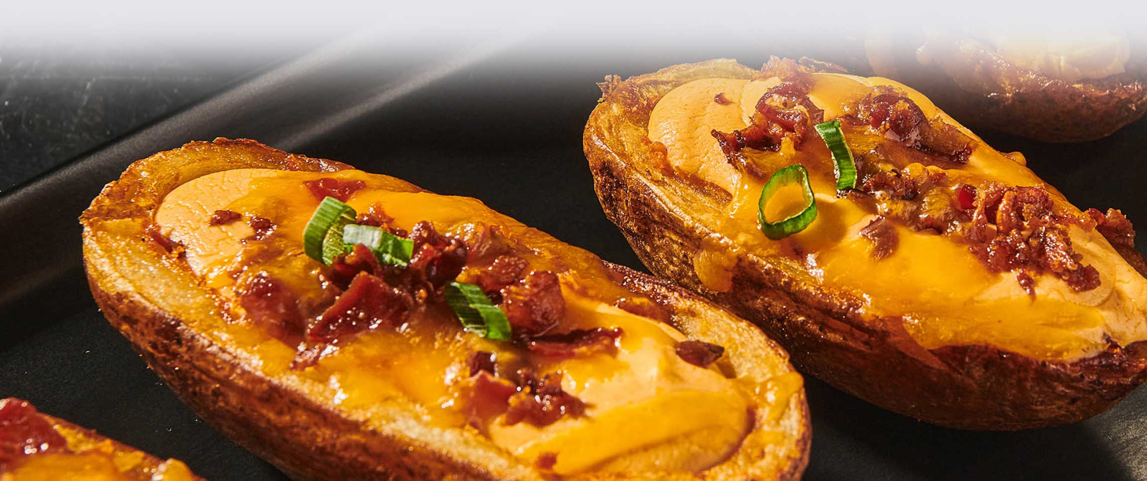 Hero - Full Width/Performancefoodservice-recipes-BuffaloBaconPotatoSkins-herofull