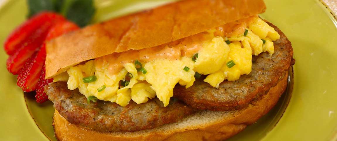 Hero - Full Width/performancefoodservice-Recipes-CHICK_SAUS_EGG_HARISSA_SAND-heroFull