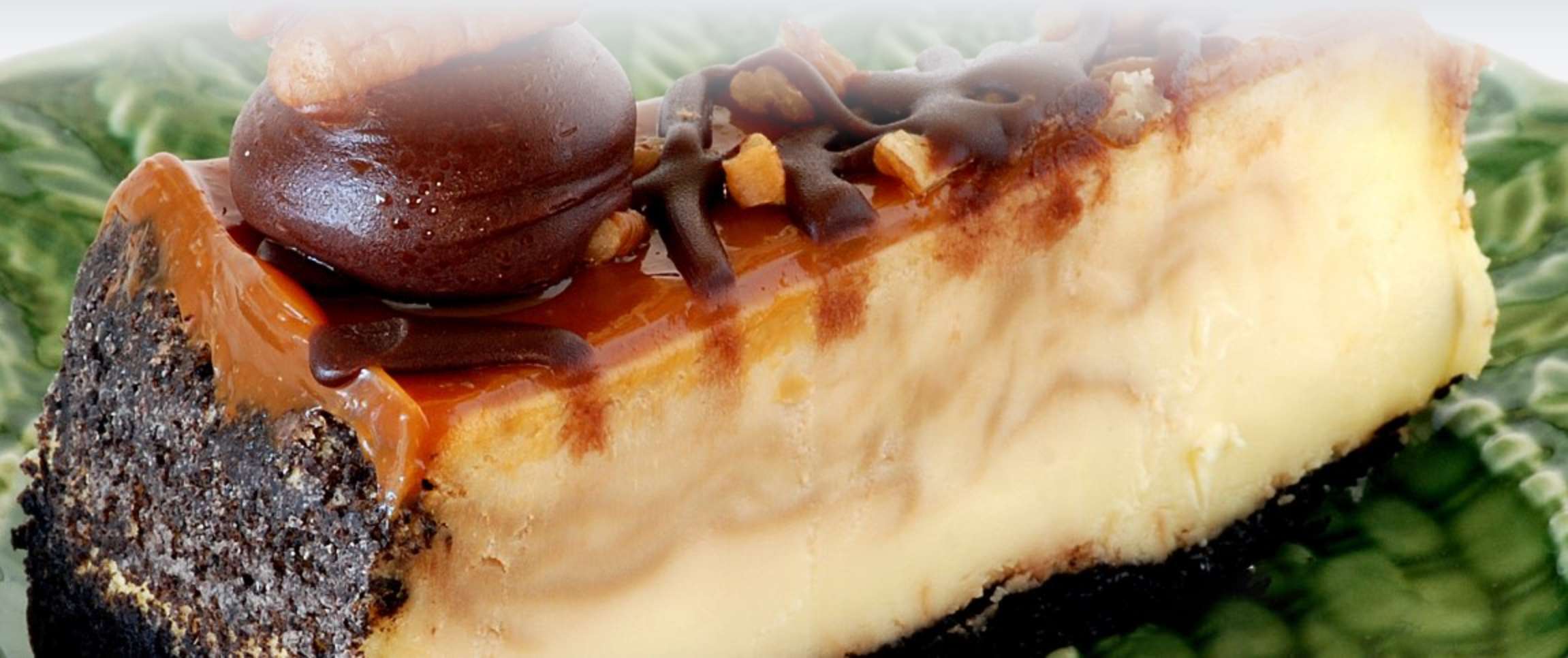 Hero - Full Width/performancefoodservice-Recipes-CHOC_CARAMEL_CHEESECK-heroFull