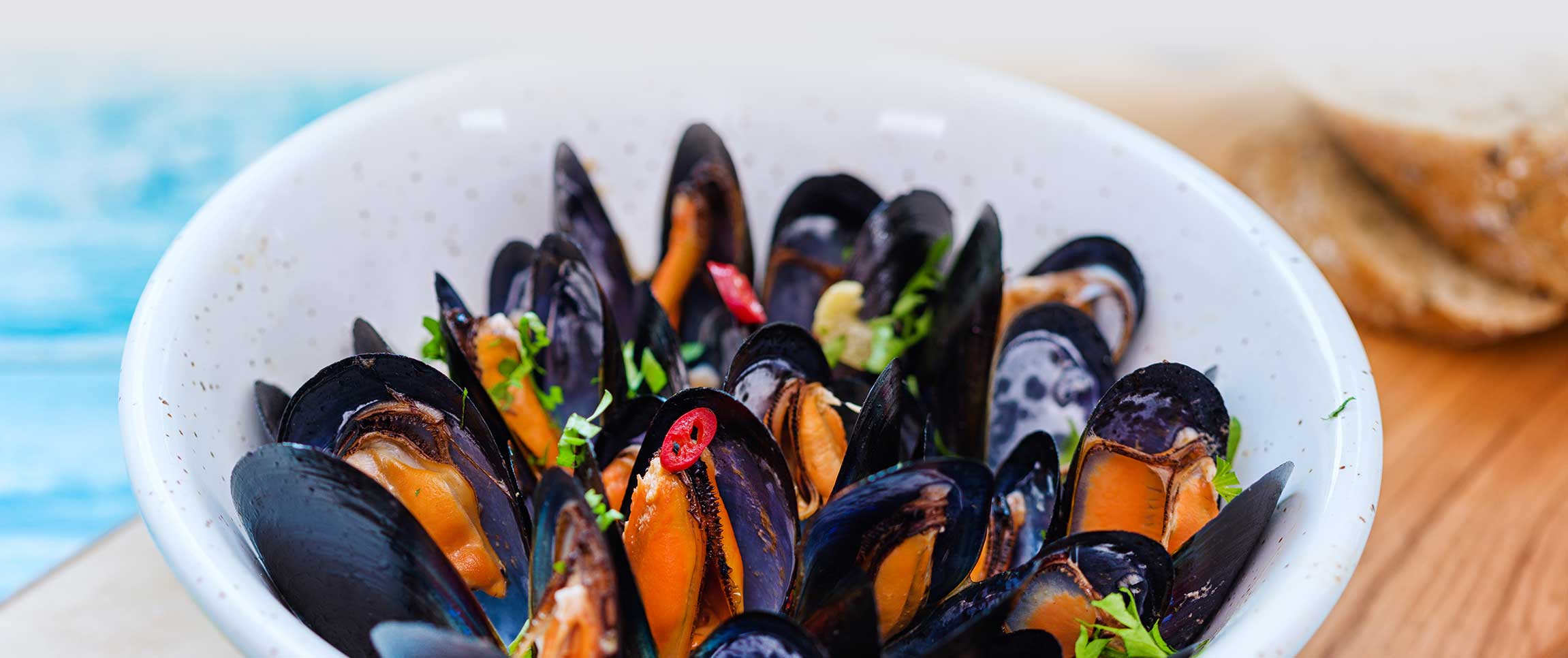 Hero - Full Width/performancefoodservice-recipes-MusselsCoconut-herofull