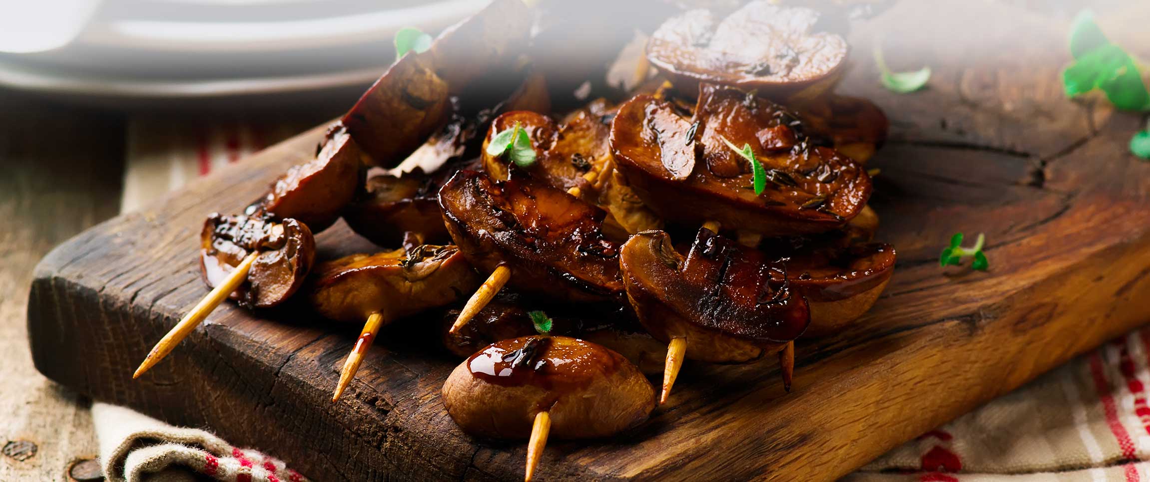 Hero - Full Width/performancefoodservice-recipes-CreminiMushroomsWBalsamicHoneyGlaze-herofull