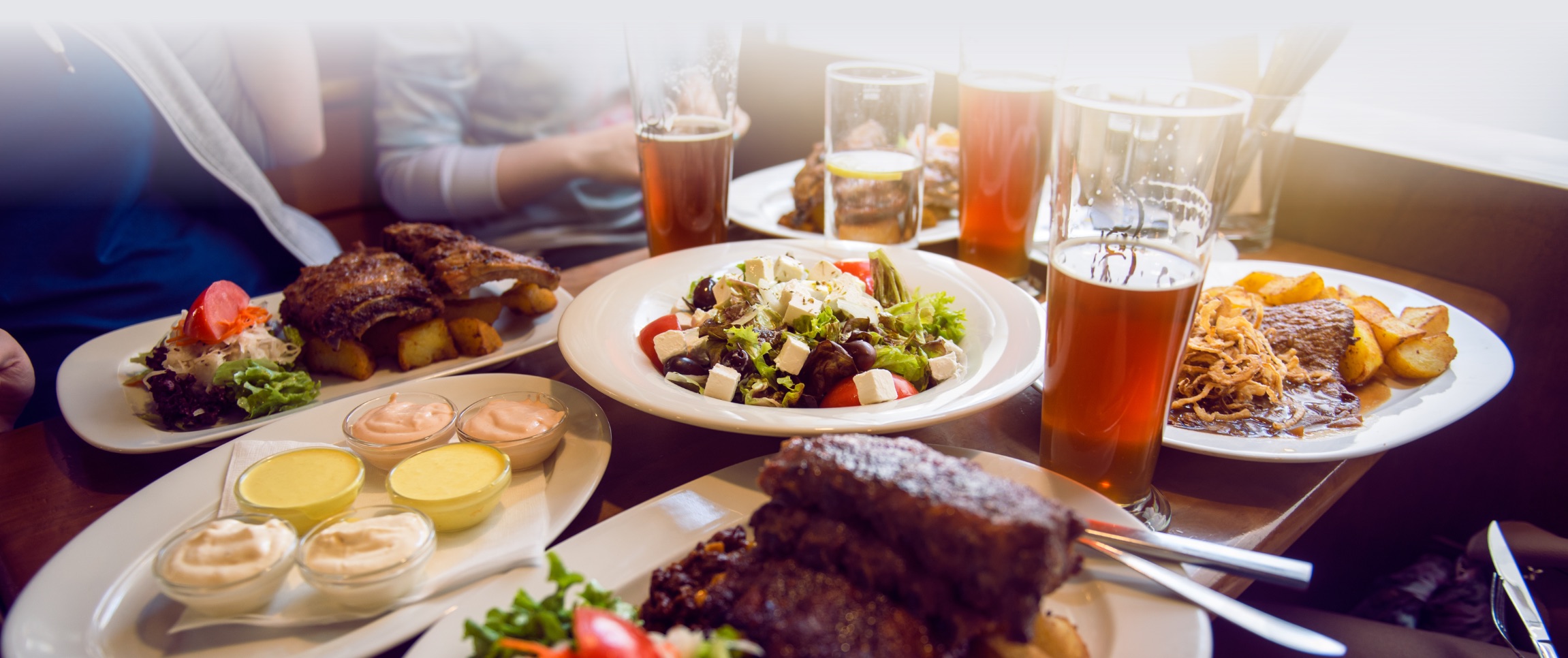 Articles/Performancefoodservice-GetInspired-Beer-Summer-Dinner_heroFull