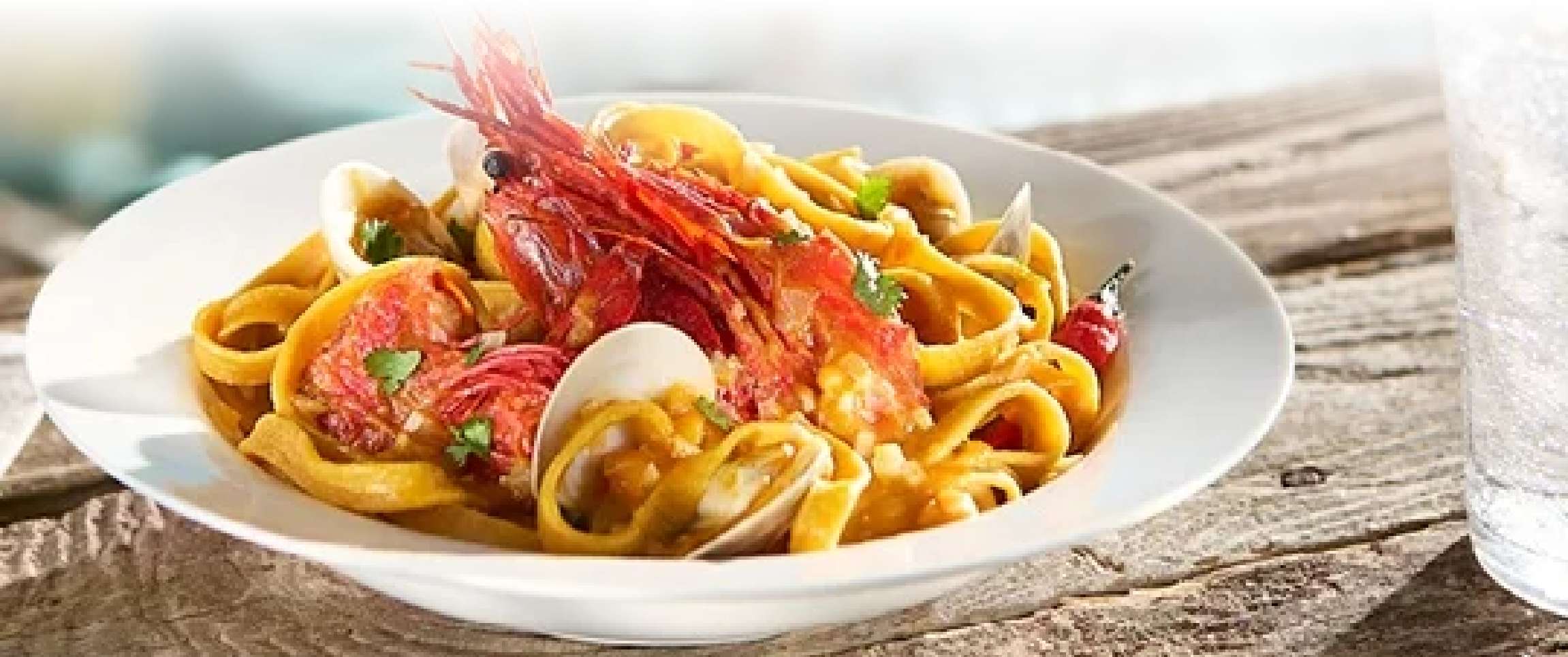 Hero - Full Width/Performancefoodservice-recipes-Seafood_Pasta-herofull