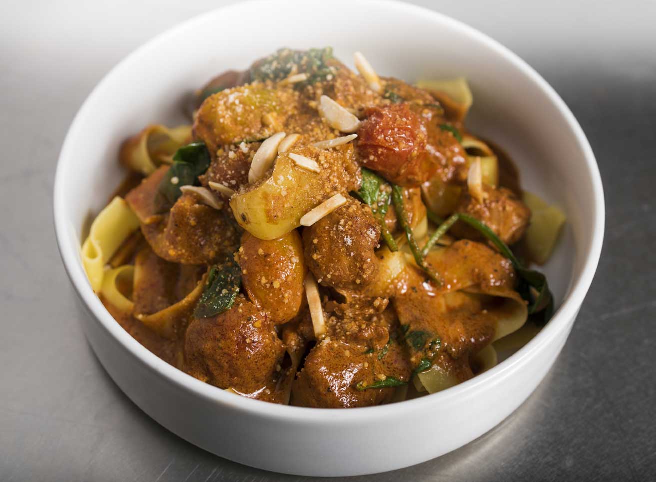 Hero - Half Width/performancefoodservice-Recipes-SmokedPaprikaChickenSaute-heroHalf