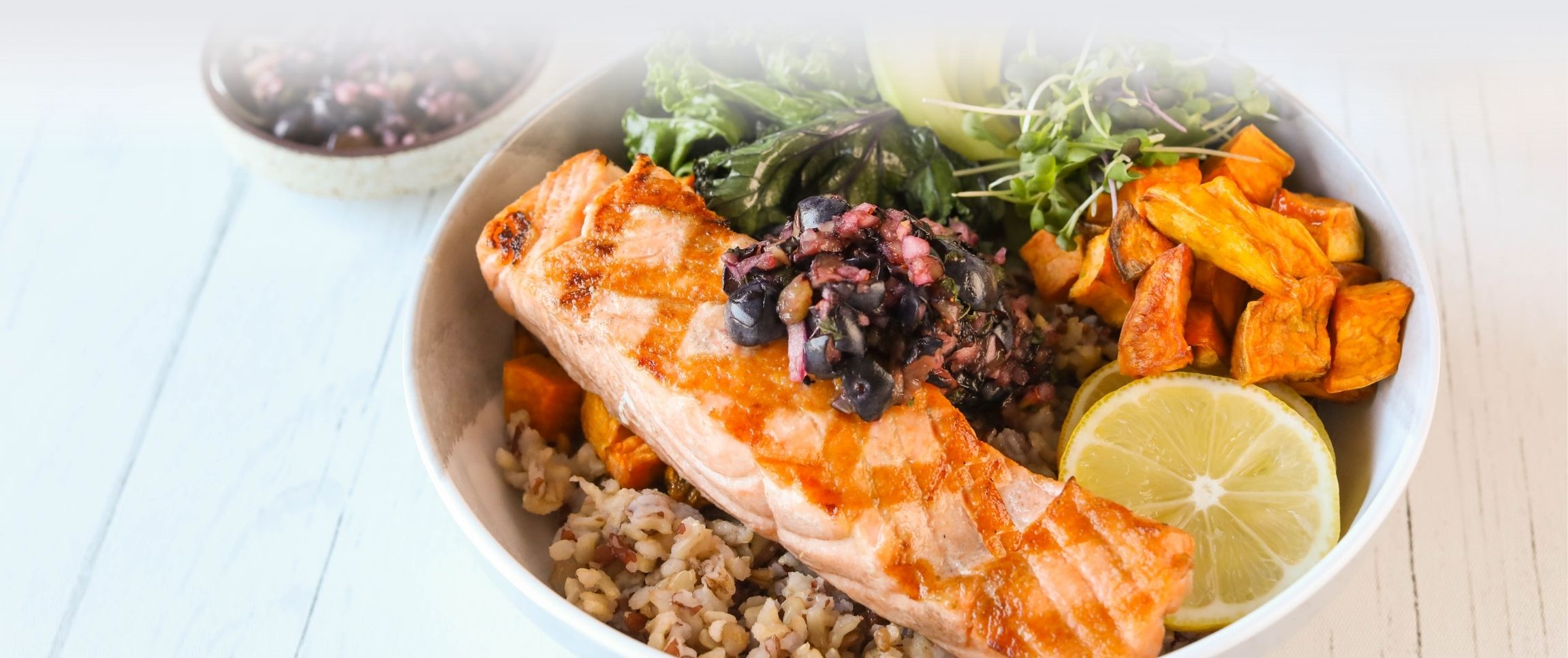 Hero - Full Width/performancefoodservice-Recipes-Super_Food_Salmon_Bowl-herofull
