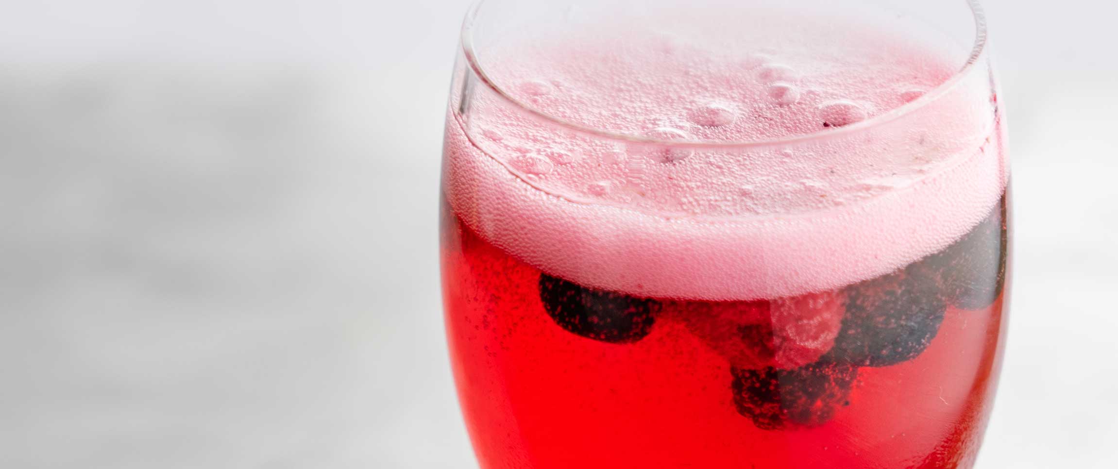Hero - Full Width/performancefoodservice-recipes-BerryLemonadeBreeze-HeroFull