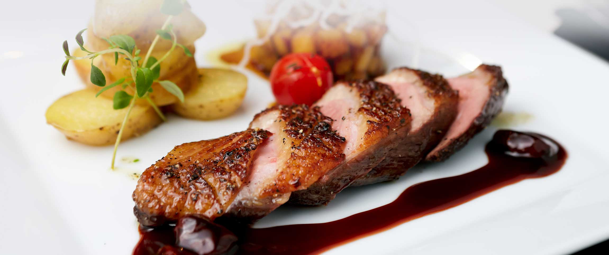 Articles/performancefoodservice-GetInspired-GetSaucy-herofull