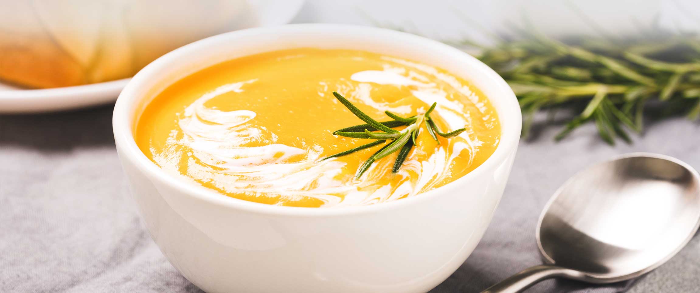 Hero - Full Width/Performancefoodservice-recipe-butternutsquashbisque-herofull