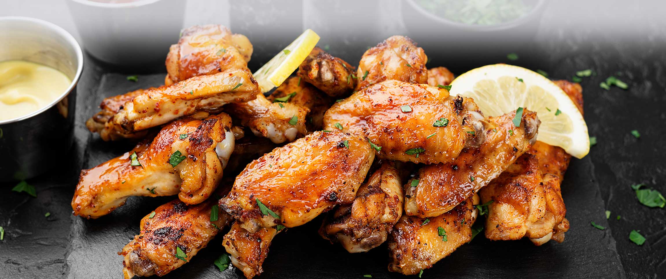 Articles/performancefoodservice-GetInspired-WingingIt-HeroFull