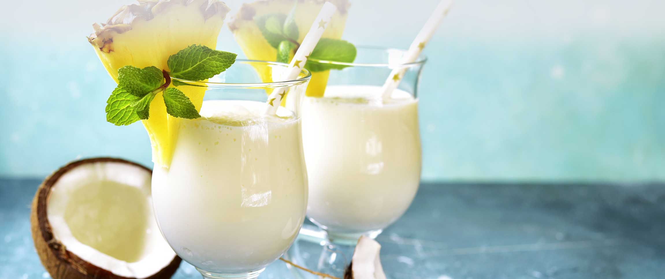 Hero - Full Width/performancefoodservice-Recipe-PineappleCoconutShake-HeroFull