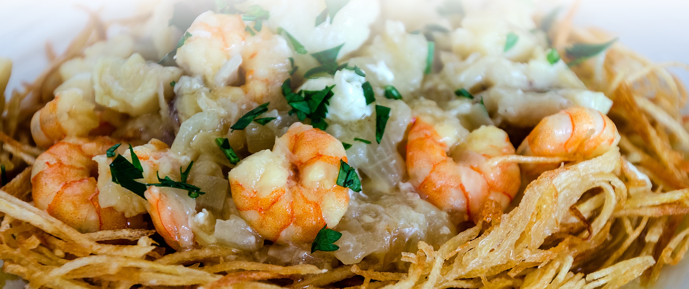 Hero - Full Width/performancefoodservice-recipes-buffalo-onion-straws-bbq-shrimp-n-bacon_heroFull