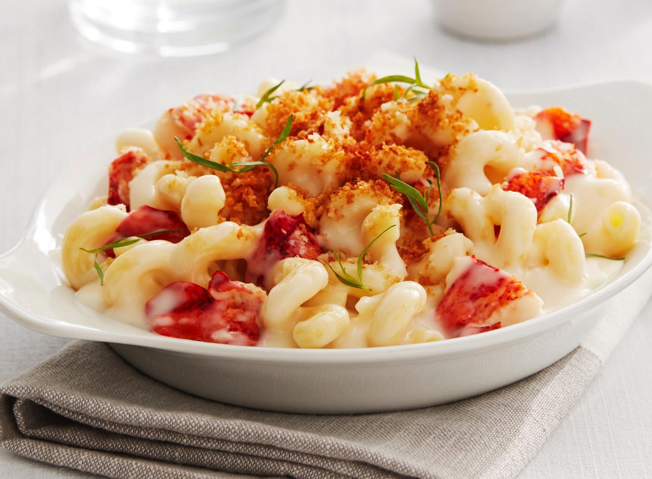 Hero - Half Width/performancefoodservice-Recipes-LOBSTER_MAC-heroHalf