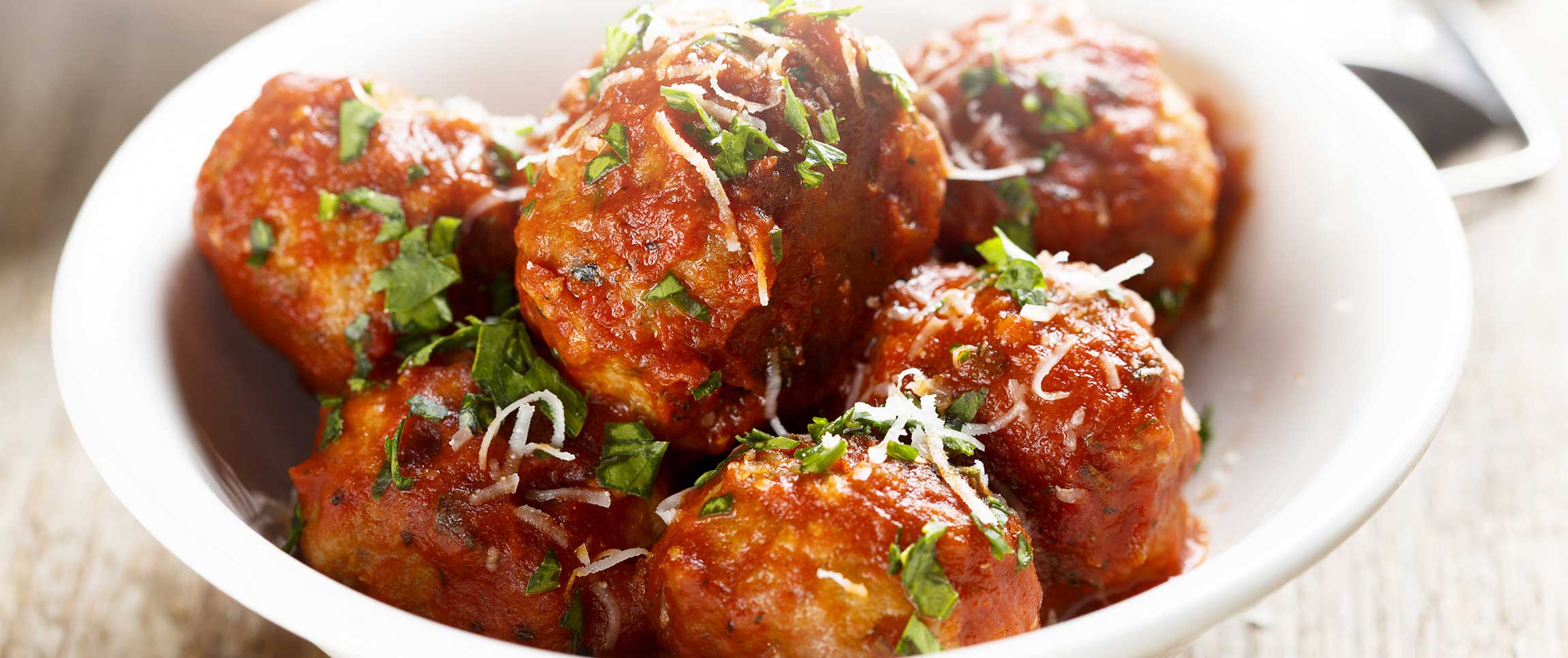 Hero - Full Width/performancefoodservice-Recipes-BuffaloBlueCheeseMeatballs-heroFull