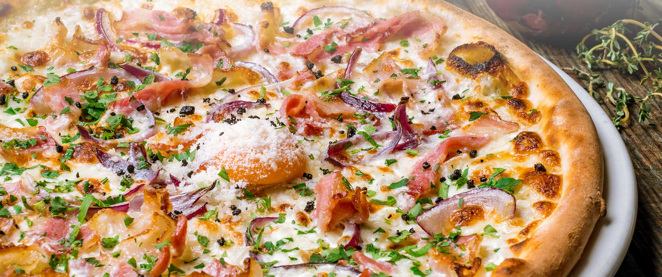 Articles/performancefoodservice-GetInspired-FreshPizzaTrends-heroFull