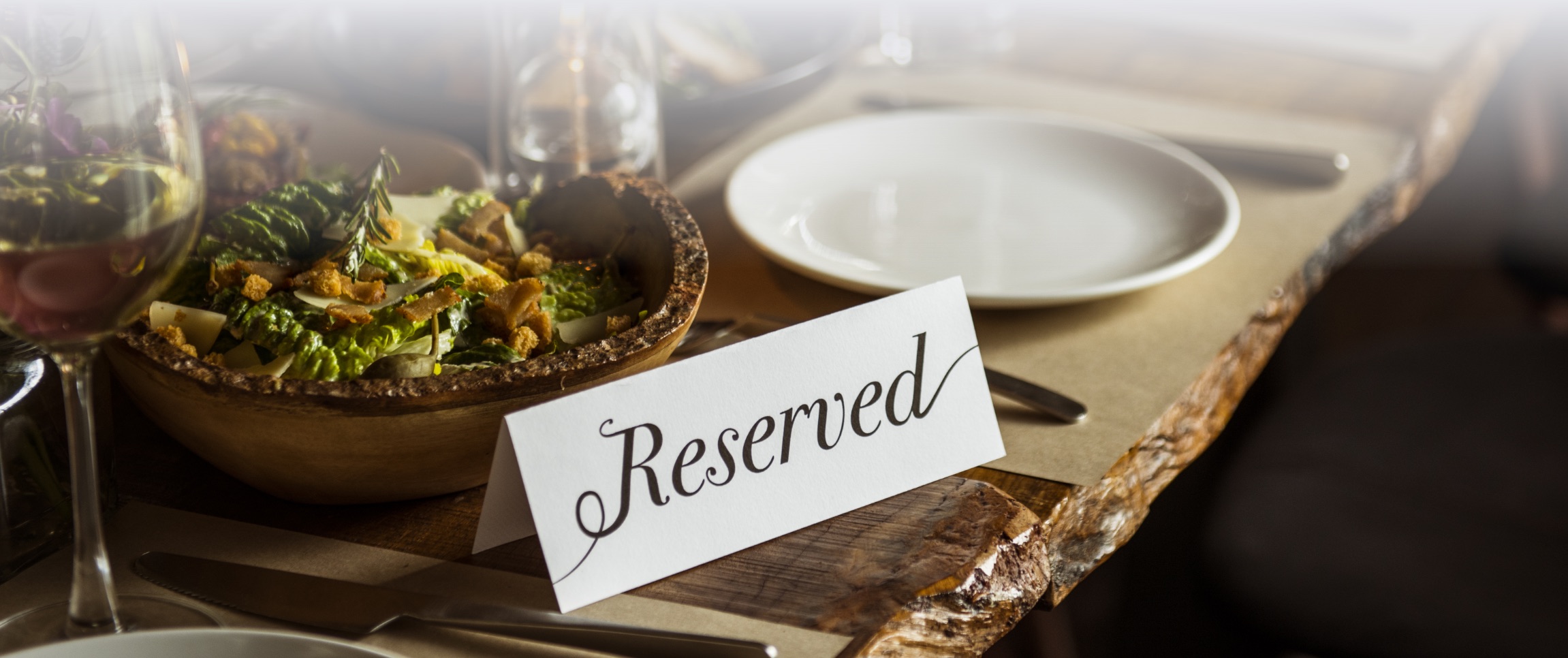 Hero - Full Width/performancefoodservice-GetInspired-ToReserveOrNotToReserve-HeroFull