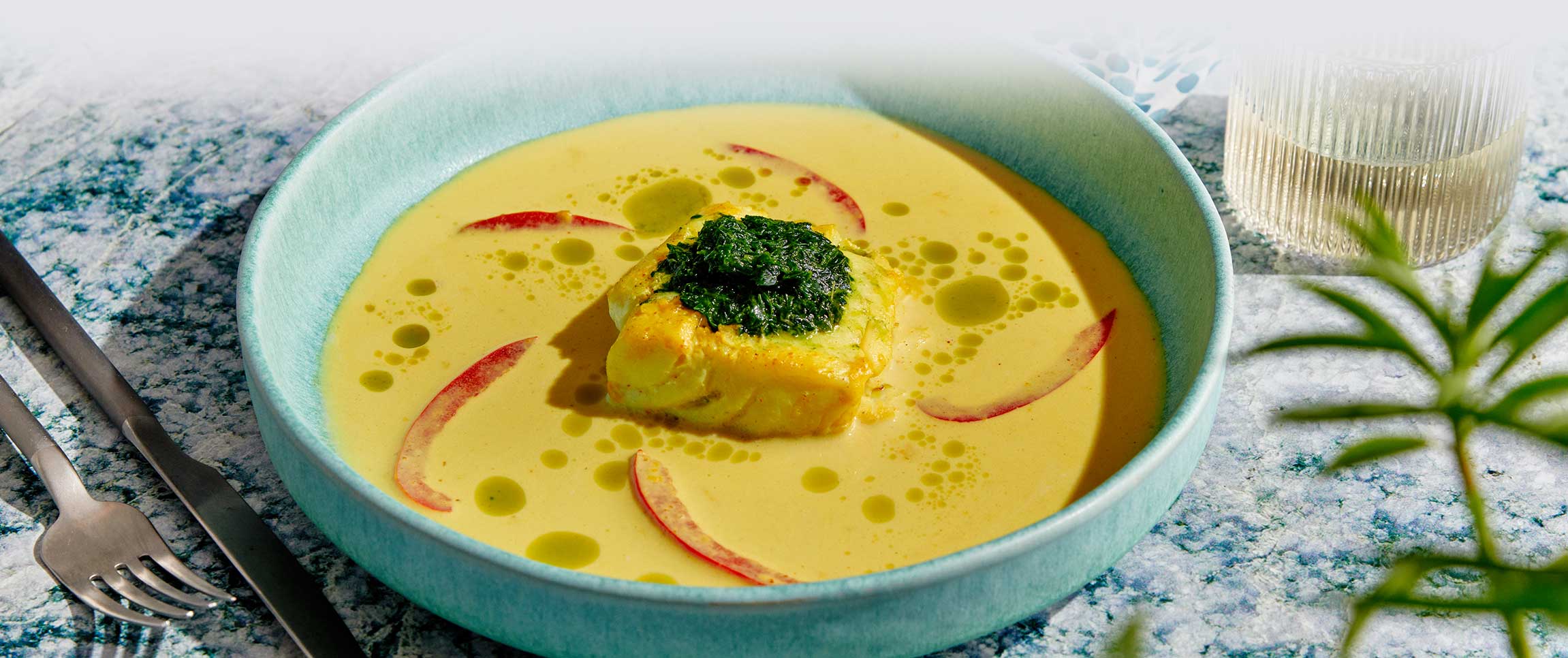 Hero - Full Width/performancefoodservice-DISHRecipes-CurryPoachedCod-herofull