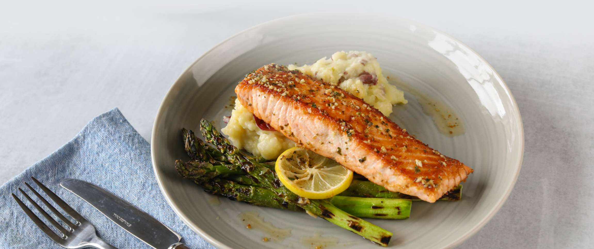 Hero - Full Width/Performancefoodservice-Recipes-Garlic_Butter_Salmon-herofull
