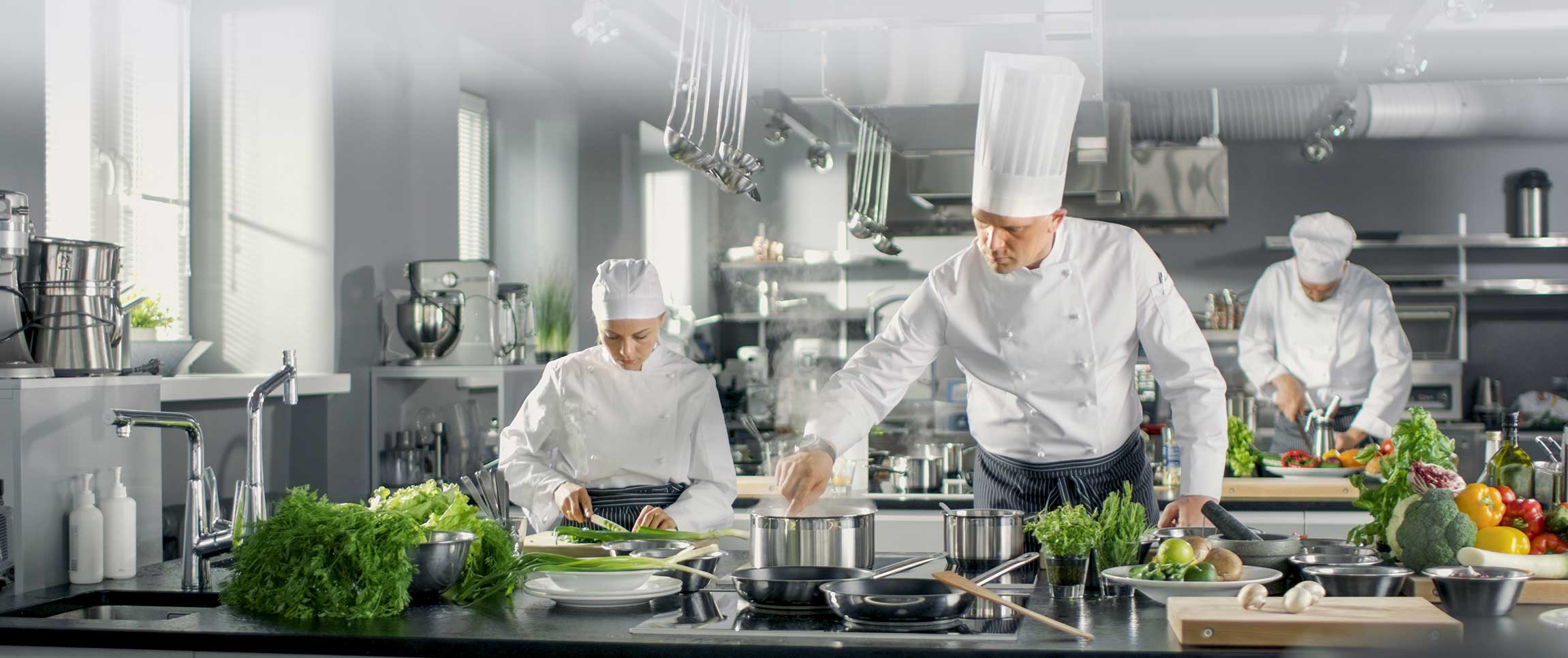 Articles/performancefoodservice-GetInspired-Ghost_in_the_Machine-heroFull