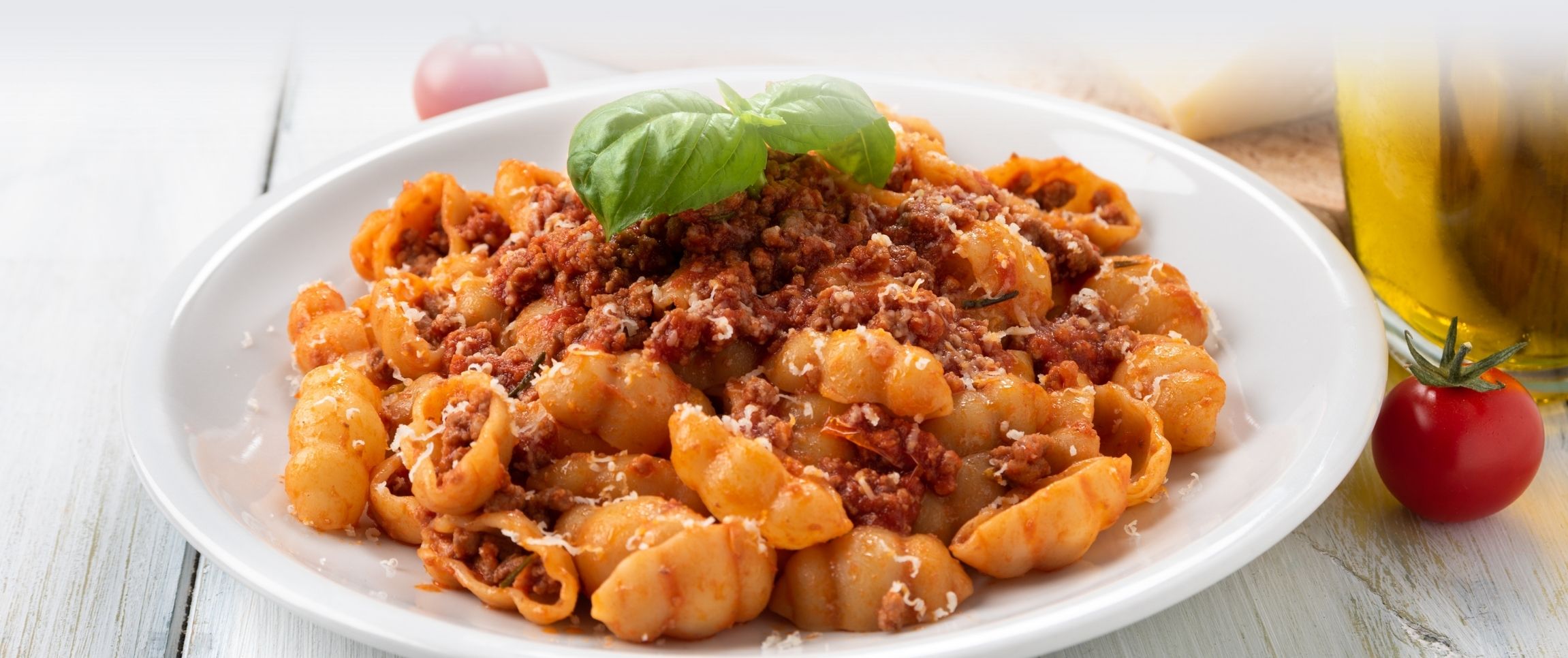 Hero - Full Width/performancefoodservice-Recipes-Roma_Gnocchi_Bolognese-herofull