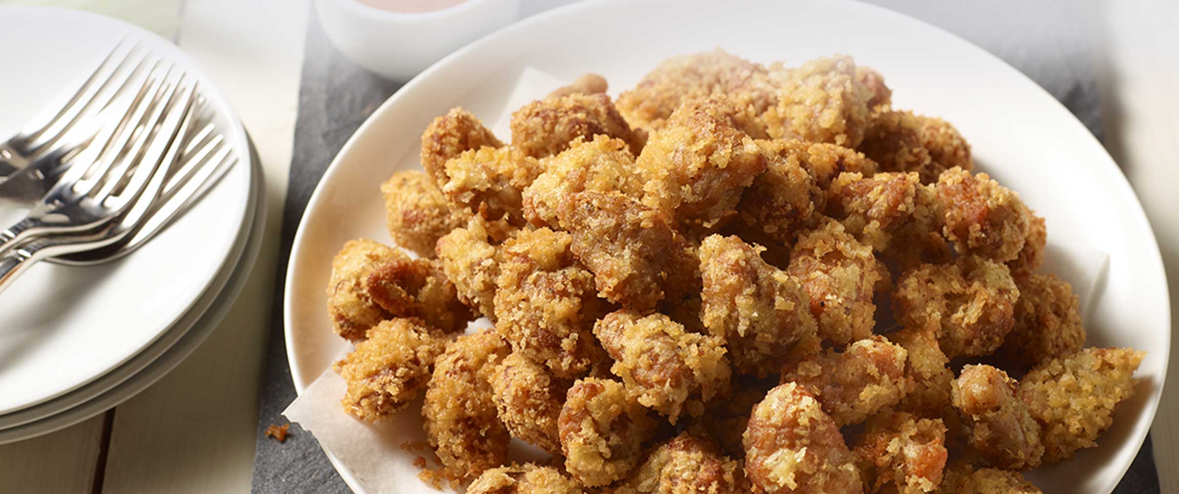 Hero - Full Width/performancefoodservice-PopcornSausageBites-HeroFull