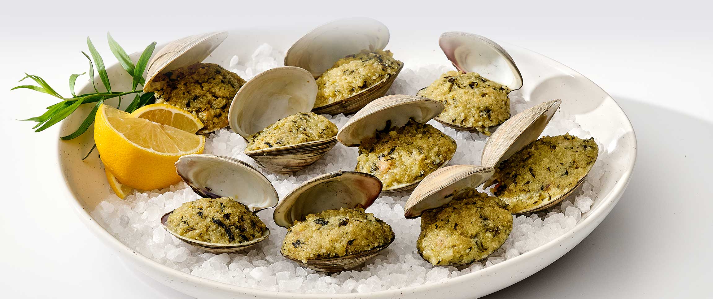 Hero - Full Width/Performancefoodservice-DISHRecipes-World_Dock_Spinach_Clams-herofull