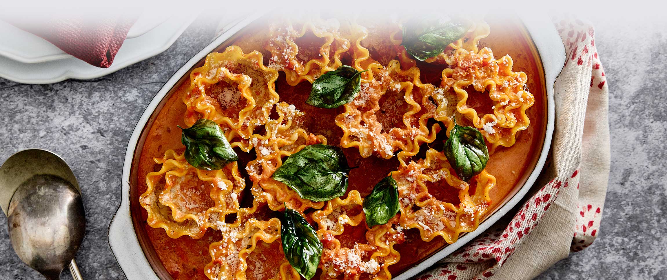 Hero - Full Width/Performancefoodservice-DISHRecipes-RomaRoseLasagna-herofull